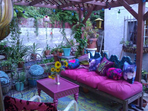 A 5-point plan to outfit a make-do boho patio - inspiration 2 www.BoHoHome.com @bohosusan