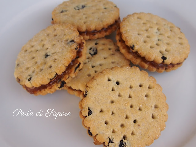 biscotti con mcvitie's alla frutta e marmellata