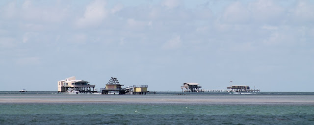 Stiltsville, a una milla de distancia desde la costa Stiltsville, a una milla de distancia desde la costa