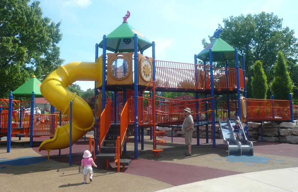 Play St. Louis Tilles Park, Ladue