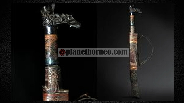 Motif Sarung Mandau Suku Dayak Kalimantan Motif Sarung Mandau Suku Dayak Kalimantan