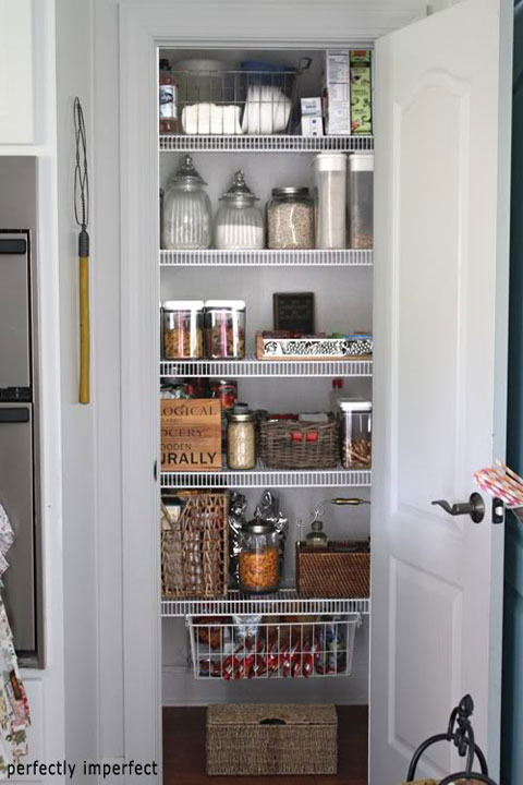 IHeart Organizing: Blogger Spaces: Organized Pantry Round-Up!