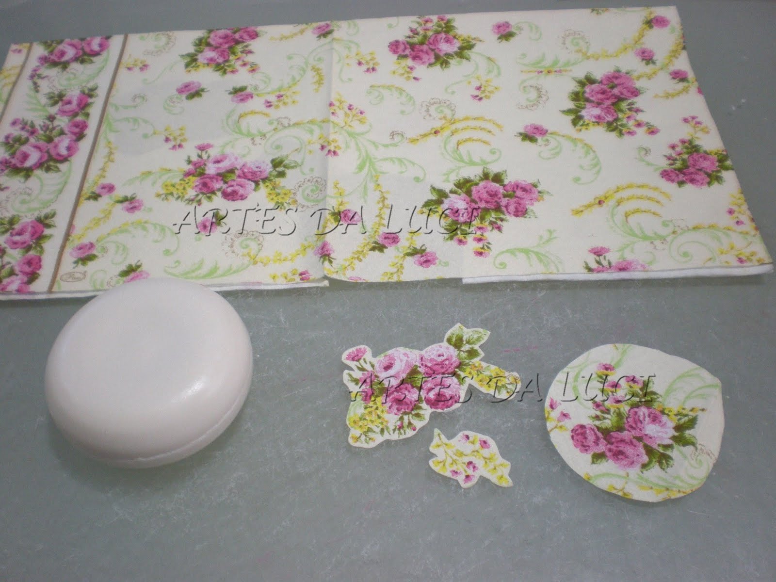 Studio Floral Dora Santoro Decoupage