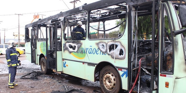 Campo Mourão: Circular é destruída pelo fogo