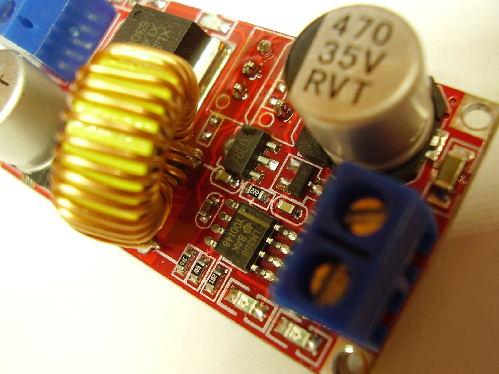 Karosium: [Random Teardowns] XL4005 5A step-down module with display