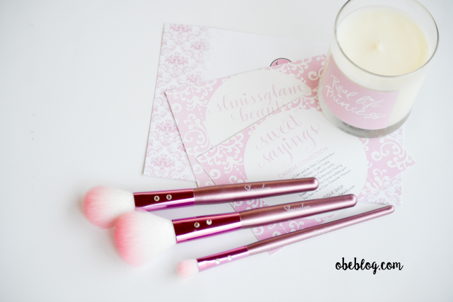 SLMISSGLAM_BEAUTY_Pink_Brushes_and_sweet_candle_01