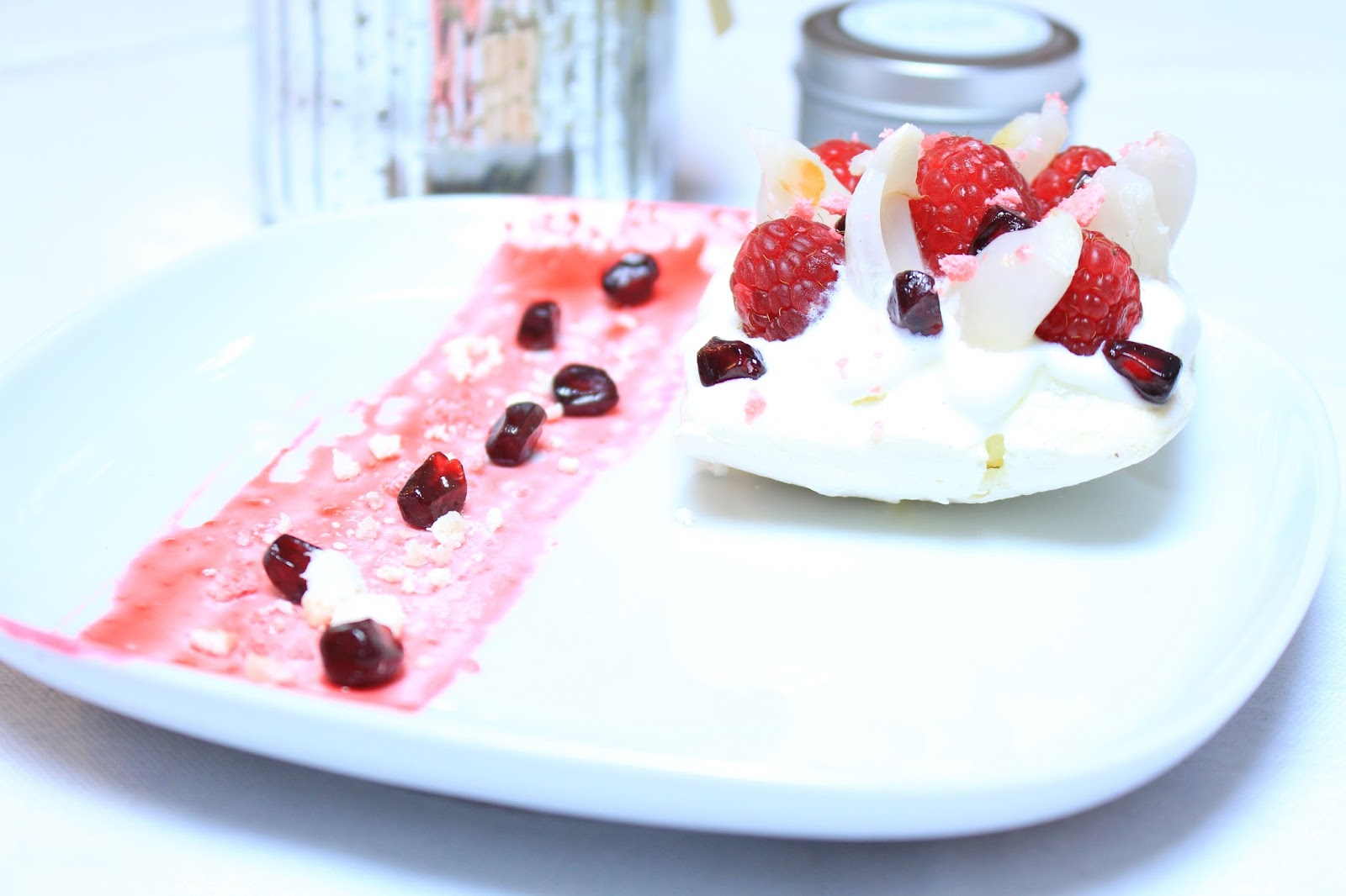 Pavlova Grenade Litchi