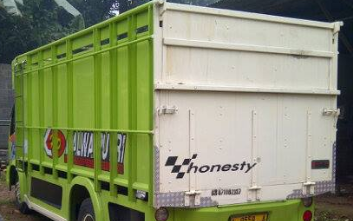 karoseri bak truk tentrem jaya-hijau pupus belakang