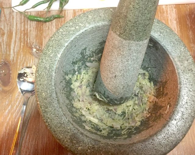 Making a Thai green curry paste at Thaikhun cooking school
