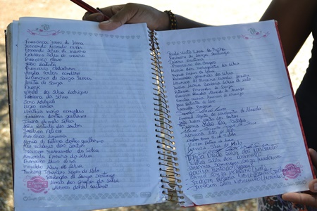 POPULAÇÃO OCUPA ANTIGA ÁREA DO LIXÃO EM MACAU