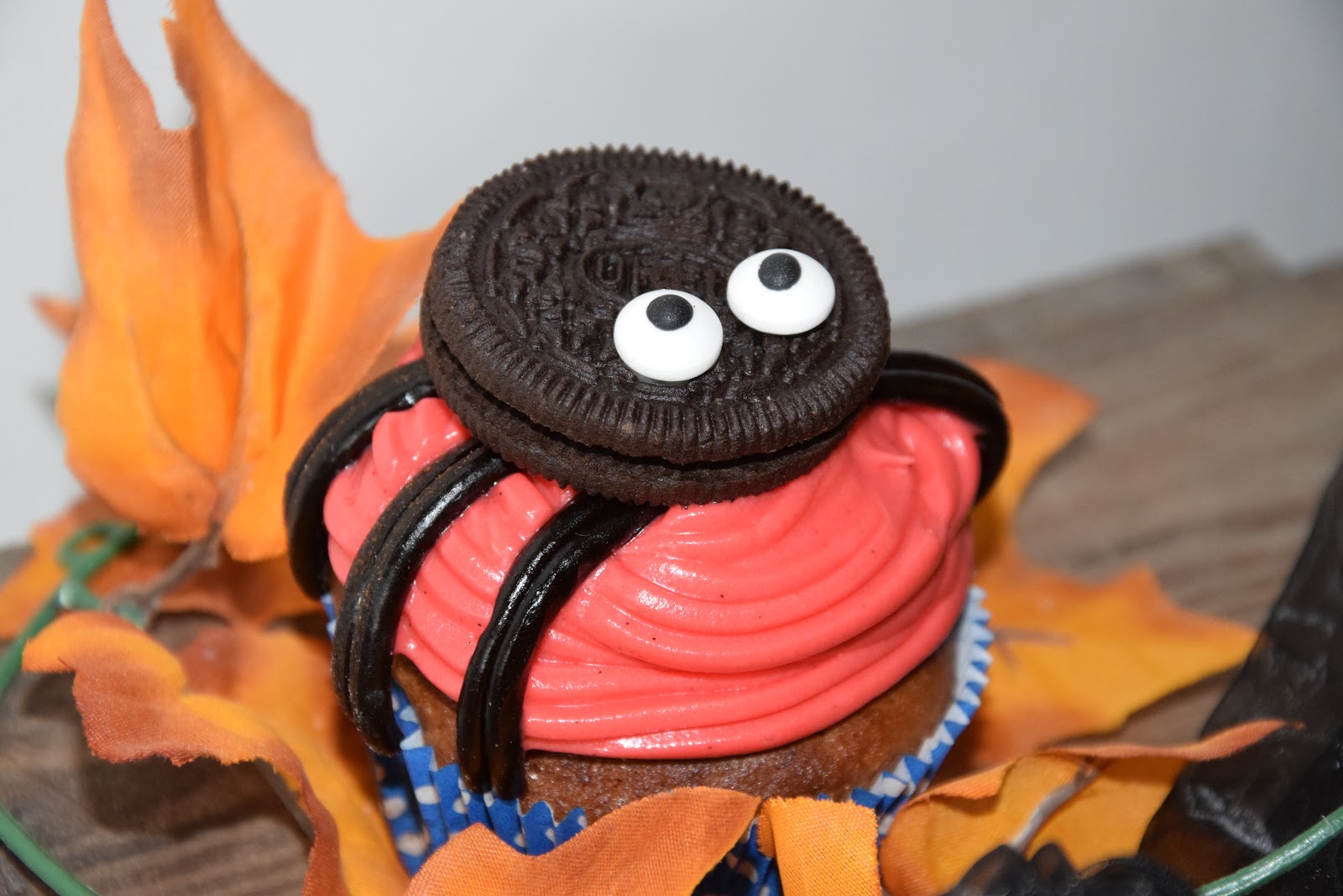 Familie und mehr : Halloween: Spinnen und Mumien Muffins backen