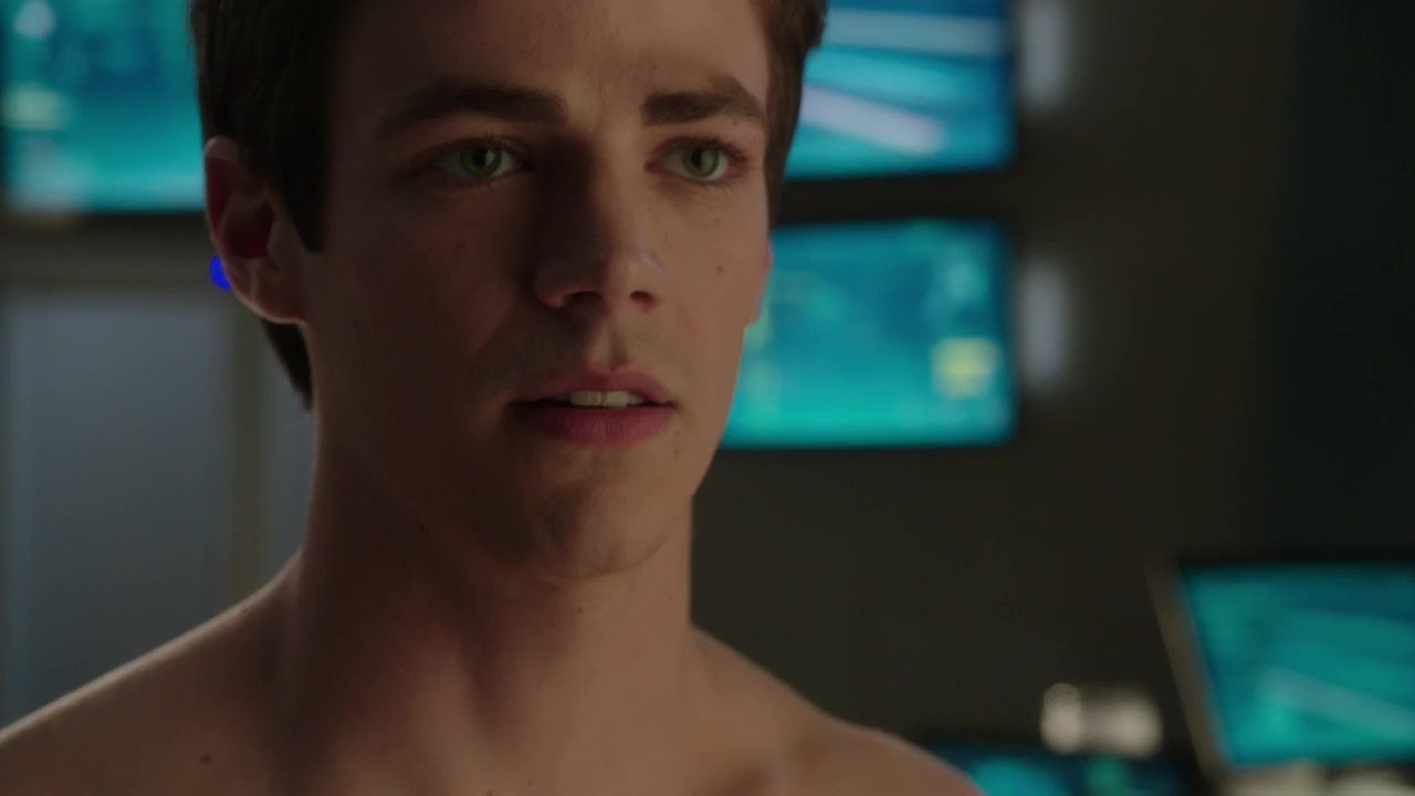 Auscaps Grant Gustin Shirtless In The Flash 1 01 City Of Heroes