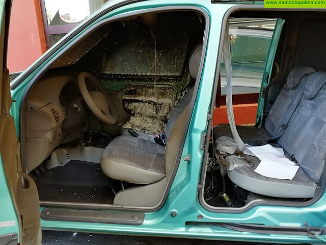 Un teléfono cargando sobre el asiento provoca el incendio de un vehículo en Santa Cruz de La Palma