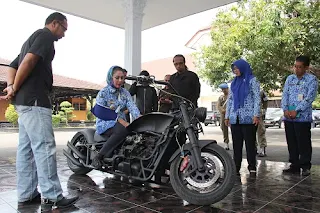 Pria Ini Bikin Motor Bermesin Mobil, Klaimnya Hanya Ada Satu Di Indonesia, Ini Kelebihanya