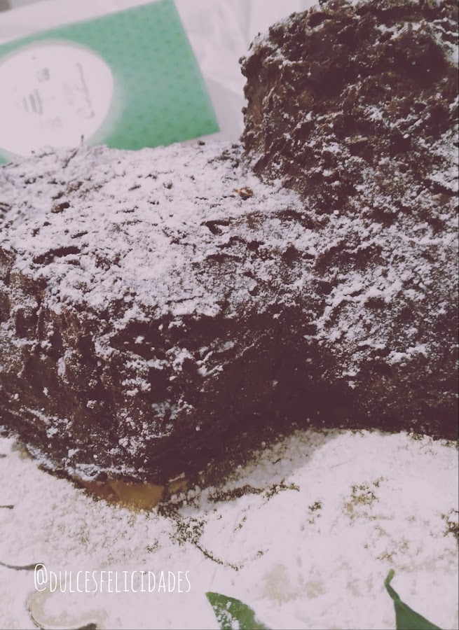 Tronco de Navidad de galletas y crema de Moka con chocolate