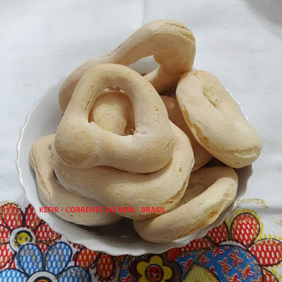 ROSCA DE POLVILHO COM KEFIR DE LEITE ROSCA DE POLVILHO COM KEFIR DE LEITE