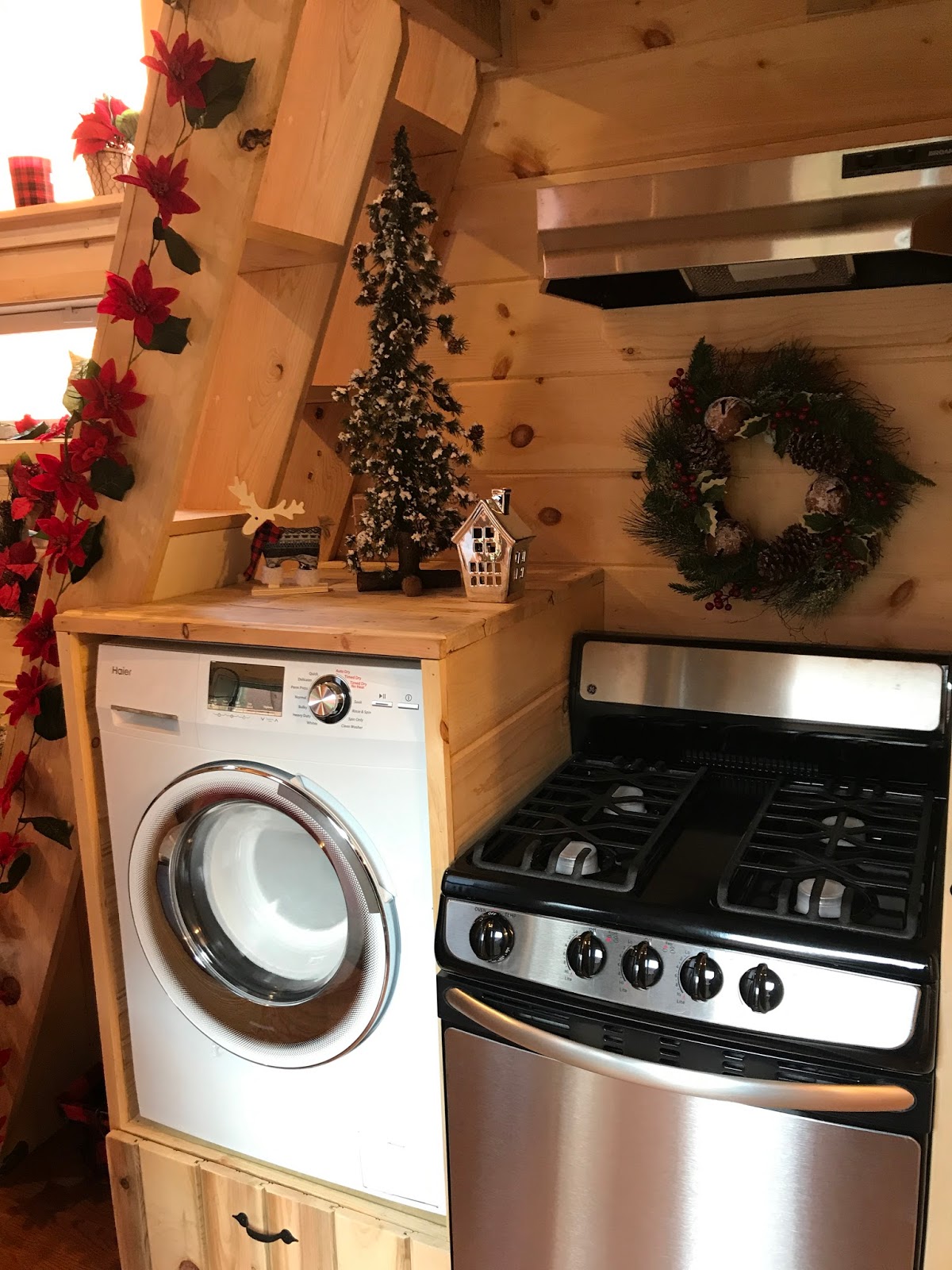 The Winter Haven By Incredible Tiny Homes [ TINY HOUSE TOWN ]