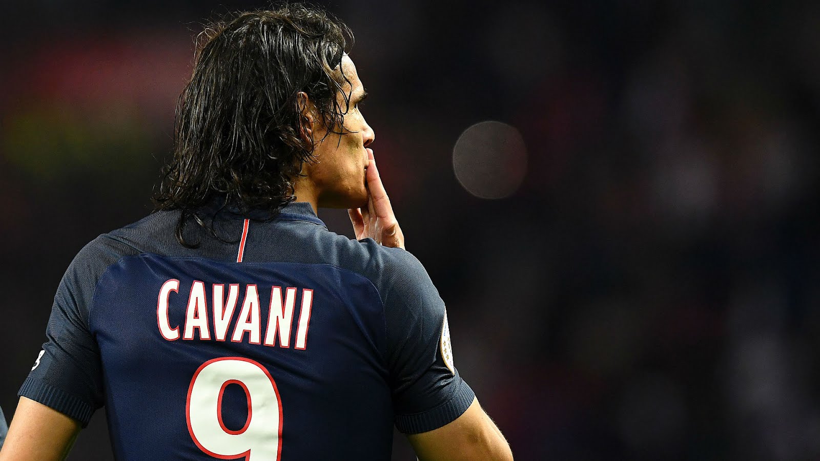 Paris SaintGermain Resmi Pertahankan Edinson Cavani