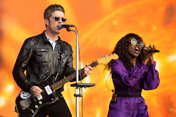 noel flying birds bootlegs gallagher concert exclusive gallaghers