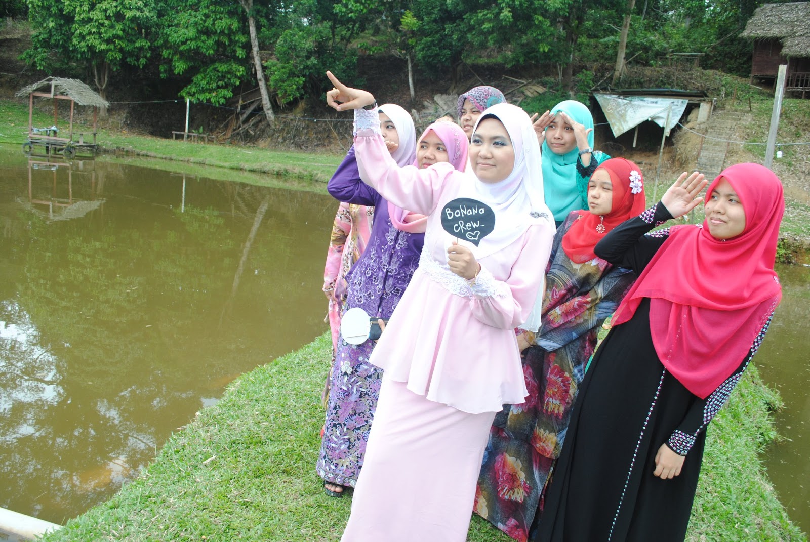 beep gato: outdoor with buddies