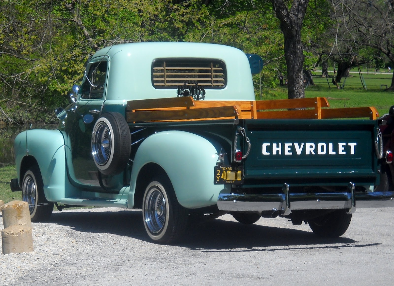 White Rock Lake, Dallas, Texas: Restored 1940&#39;s Chevy Truck at White Rock Lake