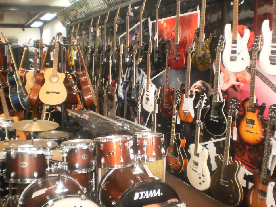 Tips on Buying Your First Electric Guitar