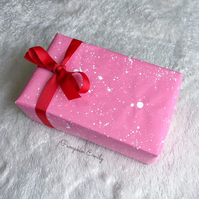 DIY Paint Splattered Wrapping Paper