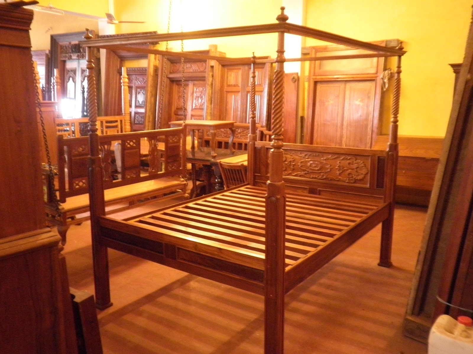 fhamitha antiques Teak wood cot