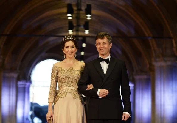 Queen Beatrix hosts her final dinner as Queen for members of the royal family 