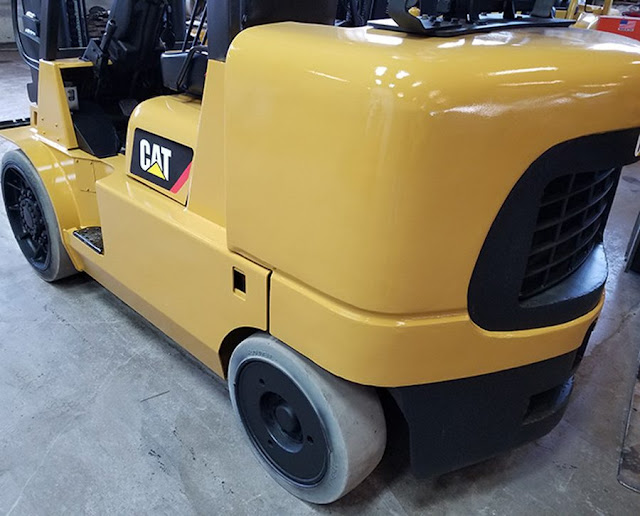 Anatomy of a CAT Forklift