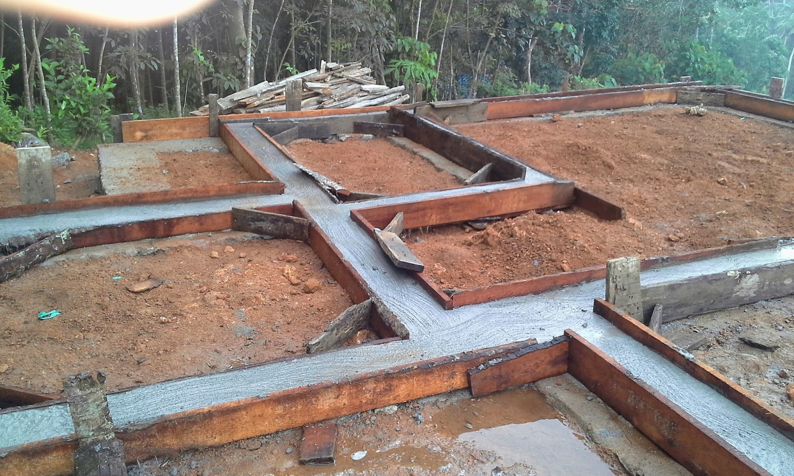 Kerala House Construction Tips: 4. Belt concrete