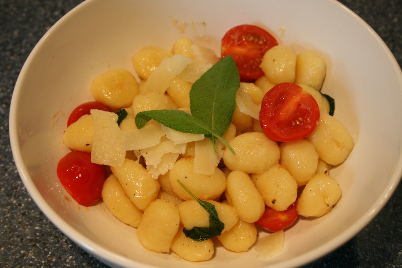 cloudy&amp;#39;s food blog: Gnocchi in Salbeibutter