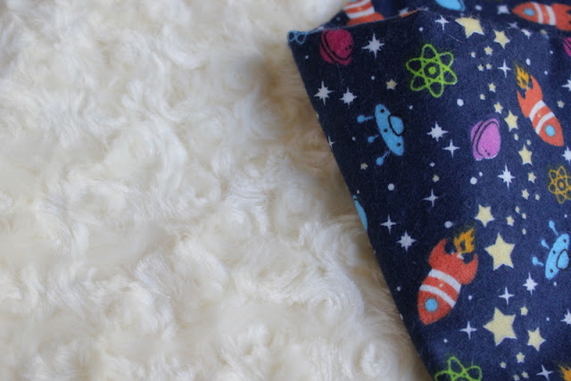 15 Minute Baby Minky Blanket | Whip up this sweet little baby minky blanket in no time at all! These come together so quickly. #minkyblanket #babyblanket #sewing #sew #isew| www.sewwhatalicia.com