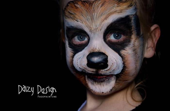 Christy Lewis is an award-winning artist based in Wellington, New Zealand who works on exquisite face and body Painting. She is a passionate artist and loves to share her enjoyment of face Painting with the rest of the world. 