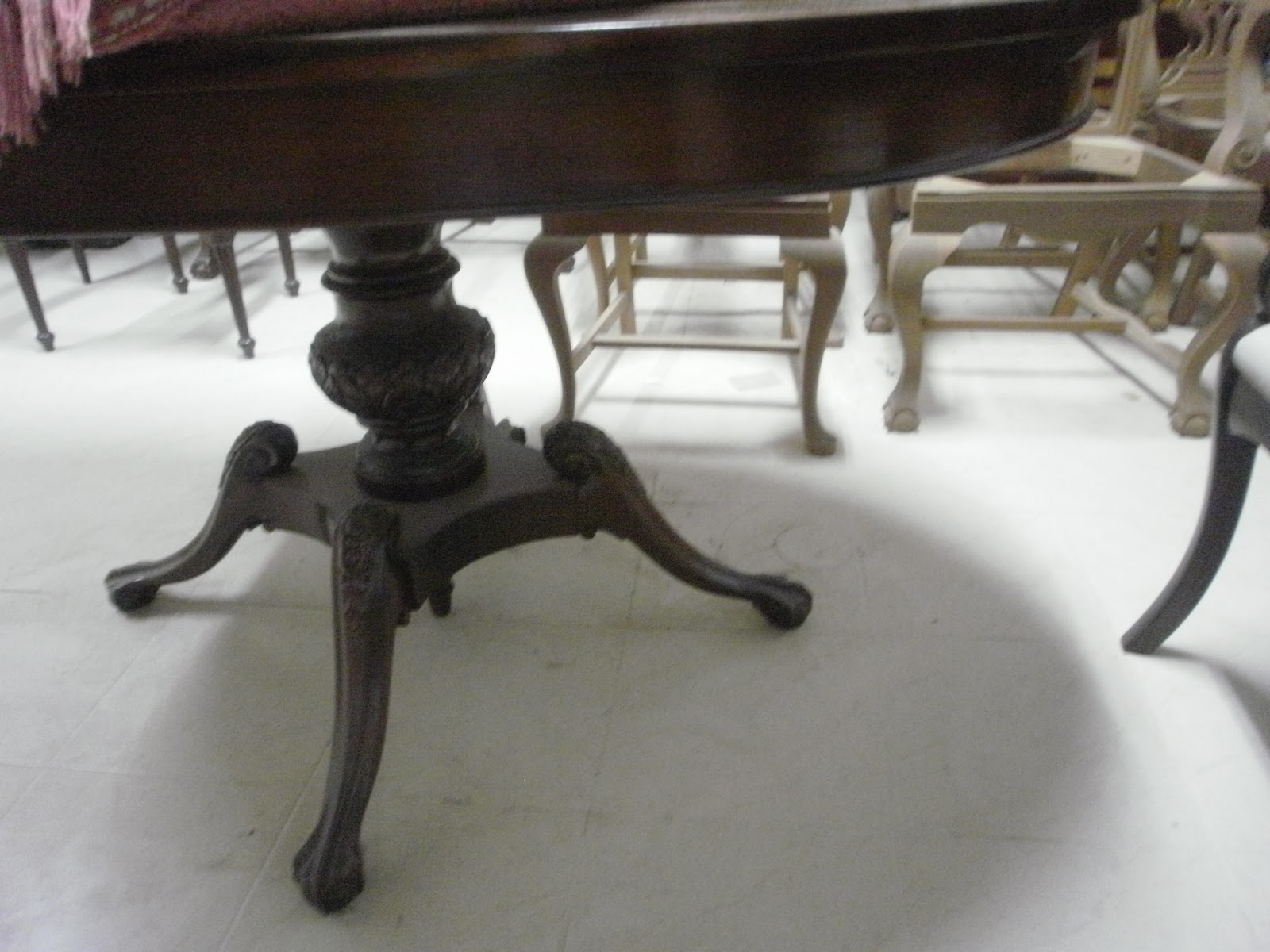 Miguel Domínguez Jiménez. Ebanistería y Restauración: Mesas de comedor