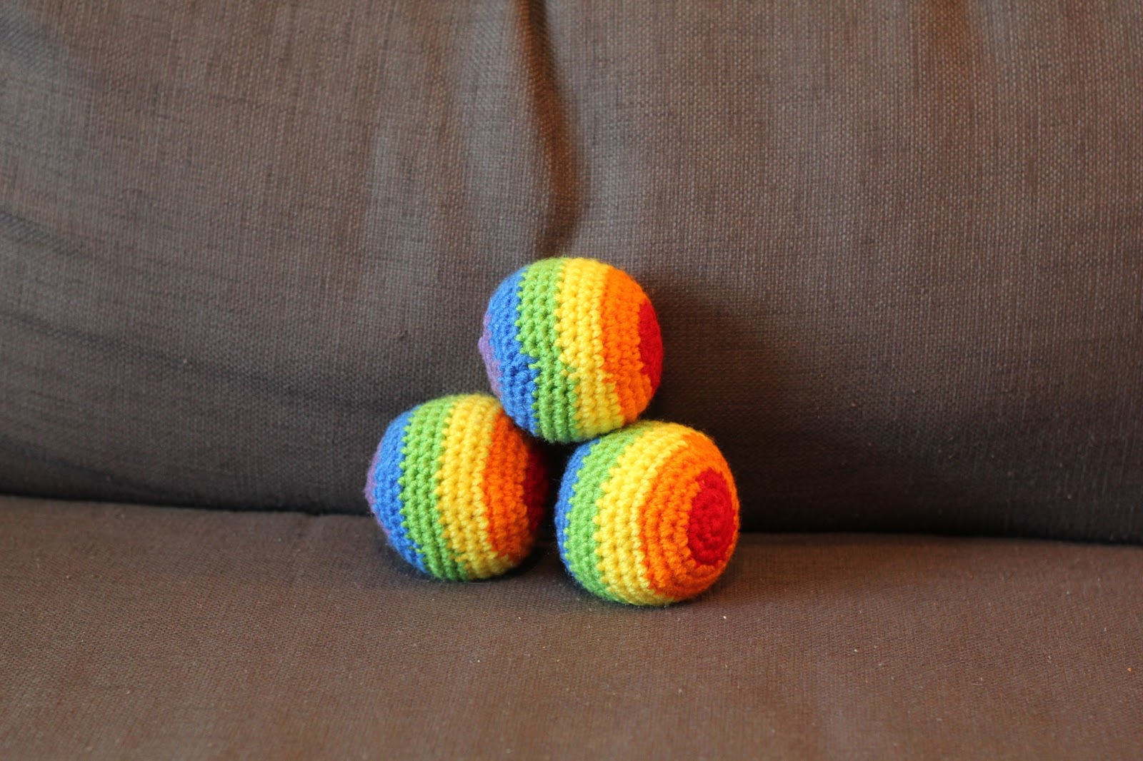 crafting for my sanity crochet rainbow juggling balls. free pattern