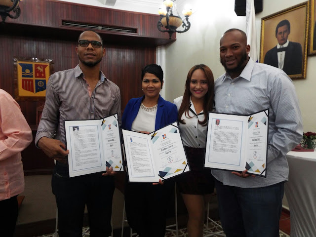 Alcaldía de La Romana reconoce a los deportistas Brandone Francis , Fernando Abad y José R. Díaz 