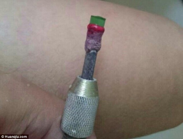 Lucu Tapi Kreatif dan Keren! Lihat yang Dilakukan Pria ini Saat Pacarnya Merengek Minta Cincin Berlian Lucu Tapi Kreatif dan Keren! Lihat yang Dilakukan Pria ini Saat Pacarnya Merengek Minta Cincin Berlian