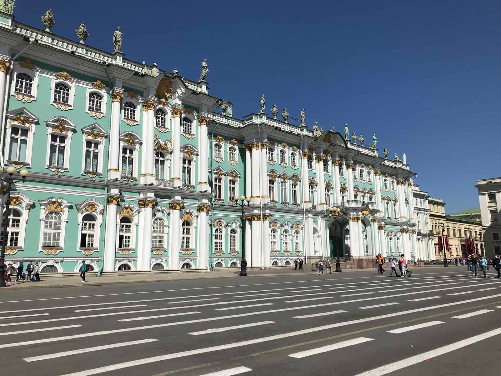 Emeritaaši, toiselta nimeltään Talvipalatsi Palatsinaukion katseenvangitsija