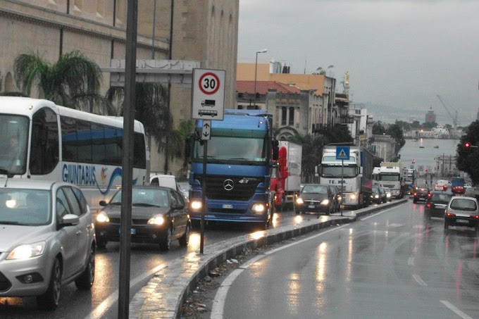 Messina - Investito da un Tir è in prognosi riservata