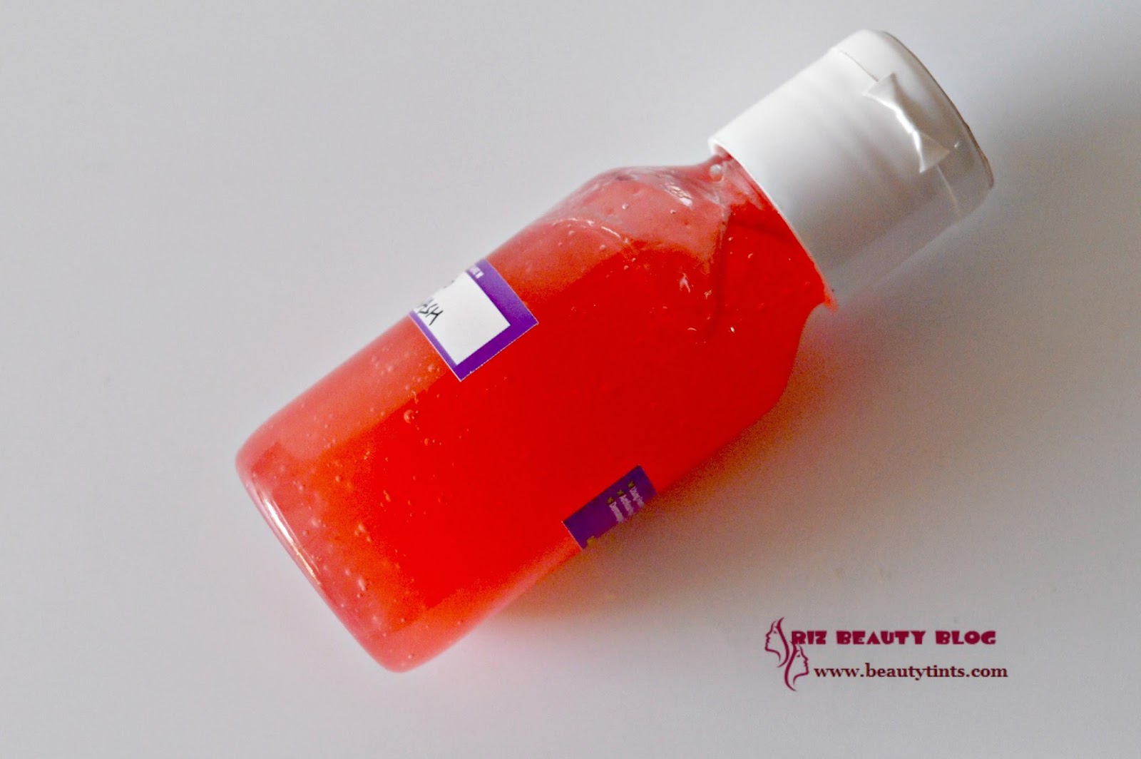Sriz Beauty Blog Aroma Essentials Tomato Face Wash Review