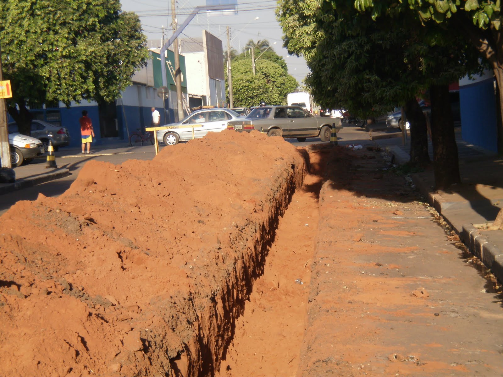 SAAEMB SAAEMB dá continuidade à substituição do amianto por PVC da