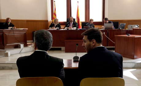 Màn biện hộ hài hước khiến Messi bị mỉa mai có đầu óc kém cả trẻ 10 tuổi - Ảnh 3 Man bien ho hai huoc khien Messi bi mia mai co dau oc kem ca tre 10 tuoi - Anh 3