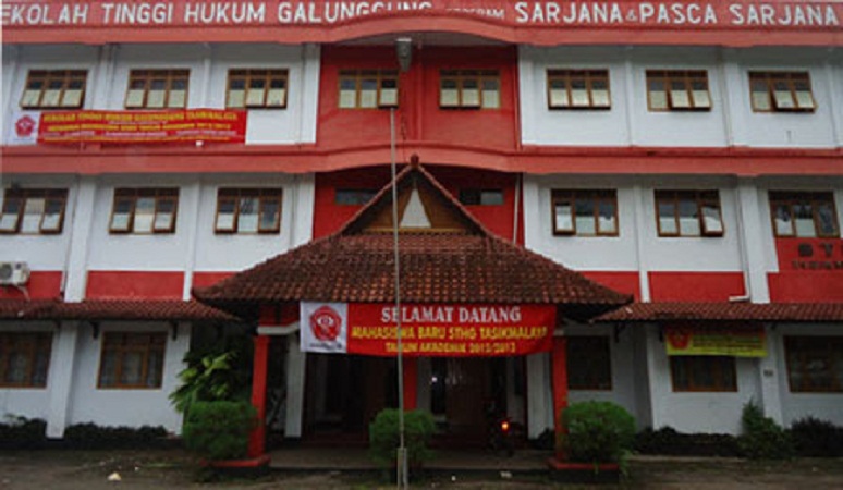 Sekolah Tinggi Hukum Galunggung Tasikmalaya.