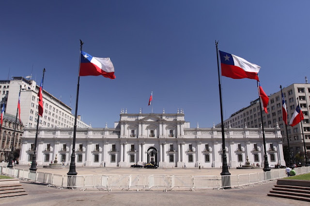 Conhecer o Palácio de La Moneda em Santiago no mês de fevereiro Conhecer o Palácio de La Moneda em Santiago no mês de fevereiro