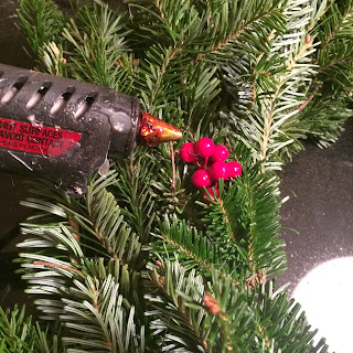 Emma Courtney: DIY: Christmas Tree Wreath