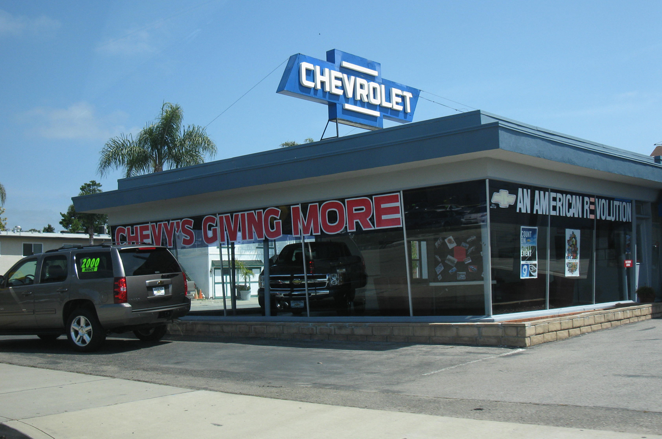 Eccentric Roadside: No need to be coy Arroyo: The small charms of