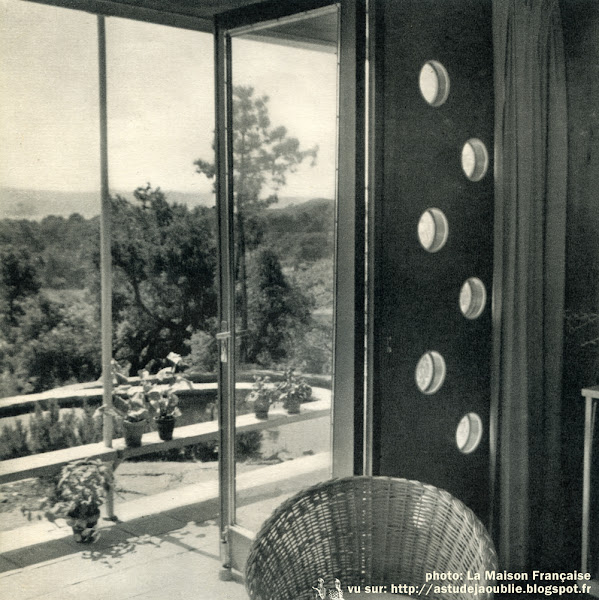 Guerrevieille - Maison Lopez Architectes: Raymond Lopez, Henri Prouvé Constructeur: Jean Prouvé Construction: 1951 - 1954 Démontée Photos: P. Molinard, Texte: M. A. Febvre-Desportes - La Maison Française - 1957 Guerrevieille - Maison Lopez Architectes: Raymond Lopez, Henri Prouvé Constructeur: Jean Prouvé Construction: 1951 - 1954 Démontée Photos: P. Molinard, Texte: M. A. Febvre-Desportes - La Maison Française - 1957