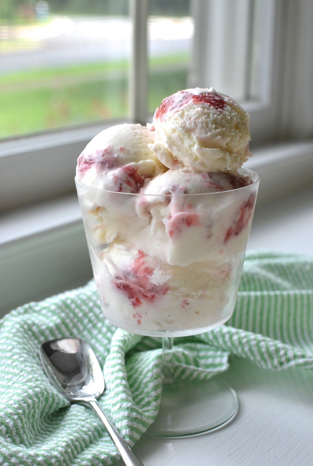 Playing with Flour Easy strawberry jam, and vanillastrawberry swirl