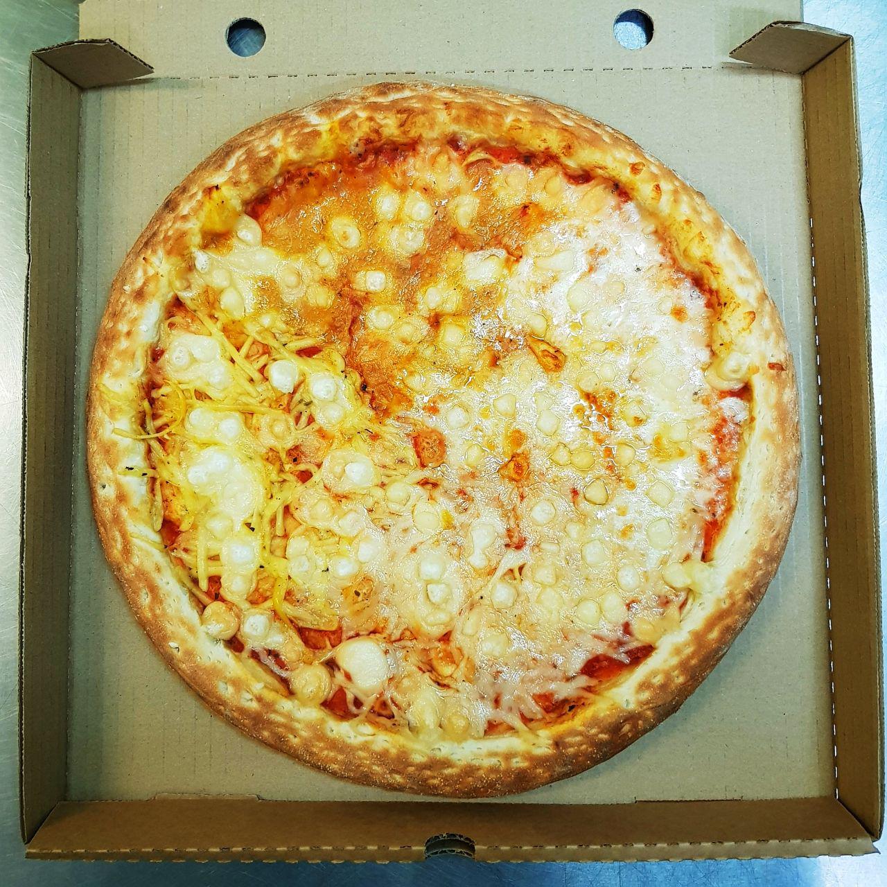 чем можно заменить сыр в пицце в духовке фото 11